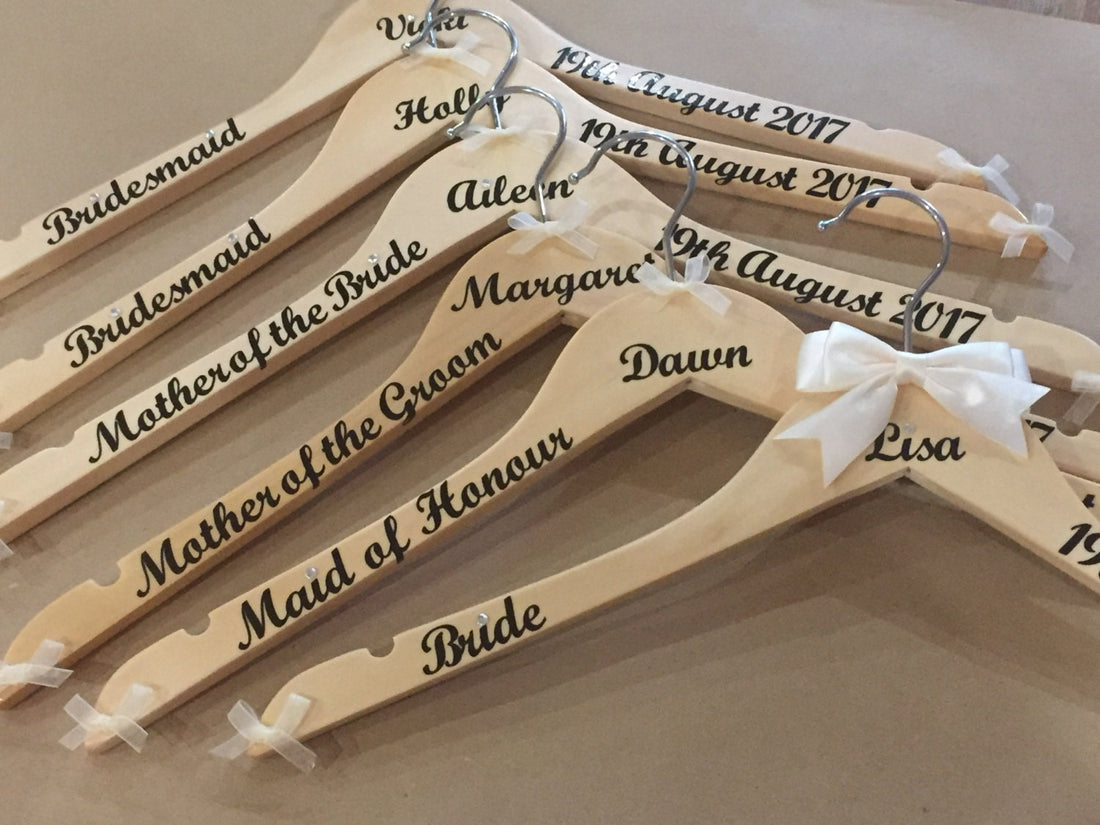 Customised Wedding hangers - Set of 7 - Bridal Party Outfit Organisers - Personalised