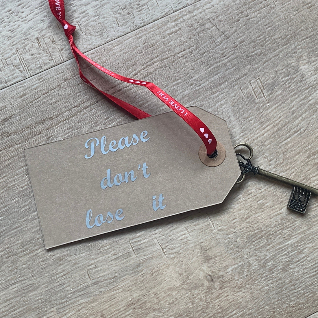 Key To My Heart - Beautiful Love Token - Perfect for Valentines or Anniversaries