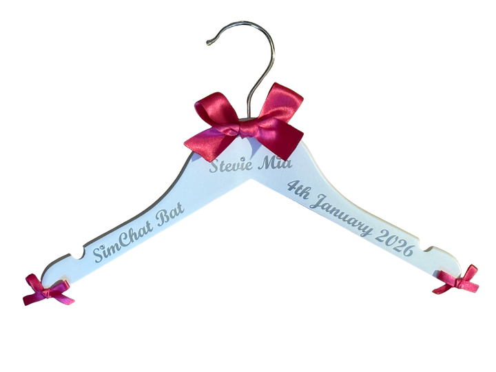 Simchat Bat/Brit Milah Hanger. Personalised Baby Girl or Boy Outfit Hanger for Jewish Ceremony. Unique Baby Gift. Fully customisable.